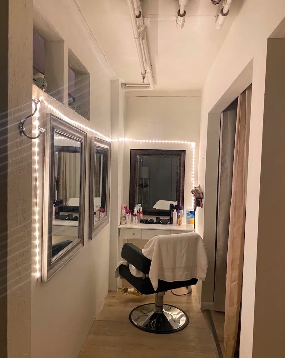 The styling corner at Seattle Head Spa - lit mirrors and a chair to finish up after your treatment